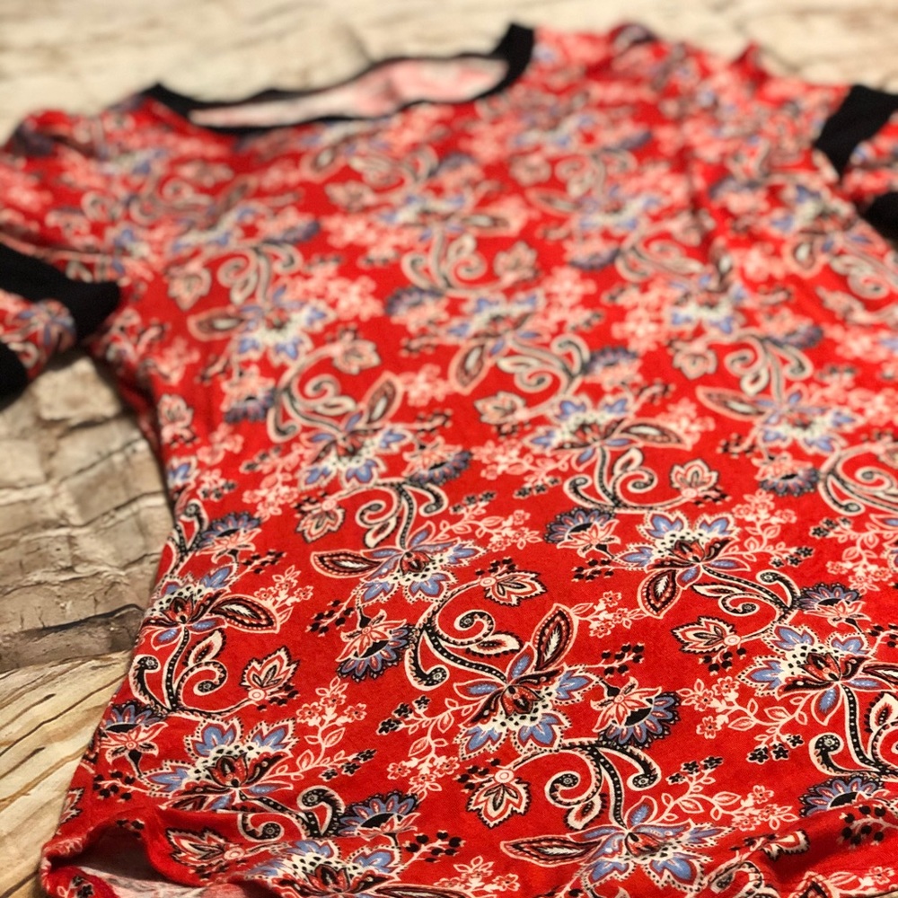Women’s soft cotton blouse size small ❤️💙